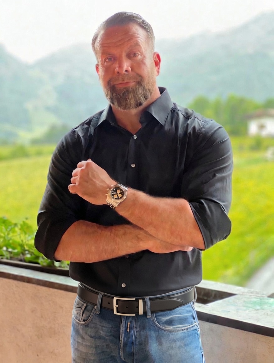 Christian Hebenstreit, Escort Service